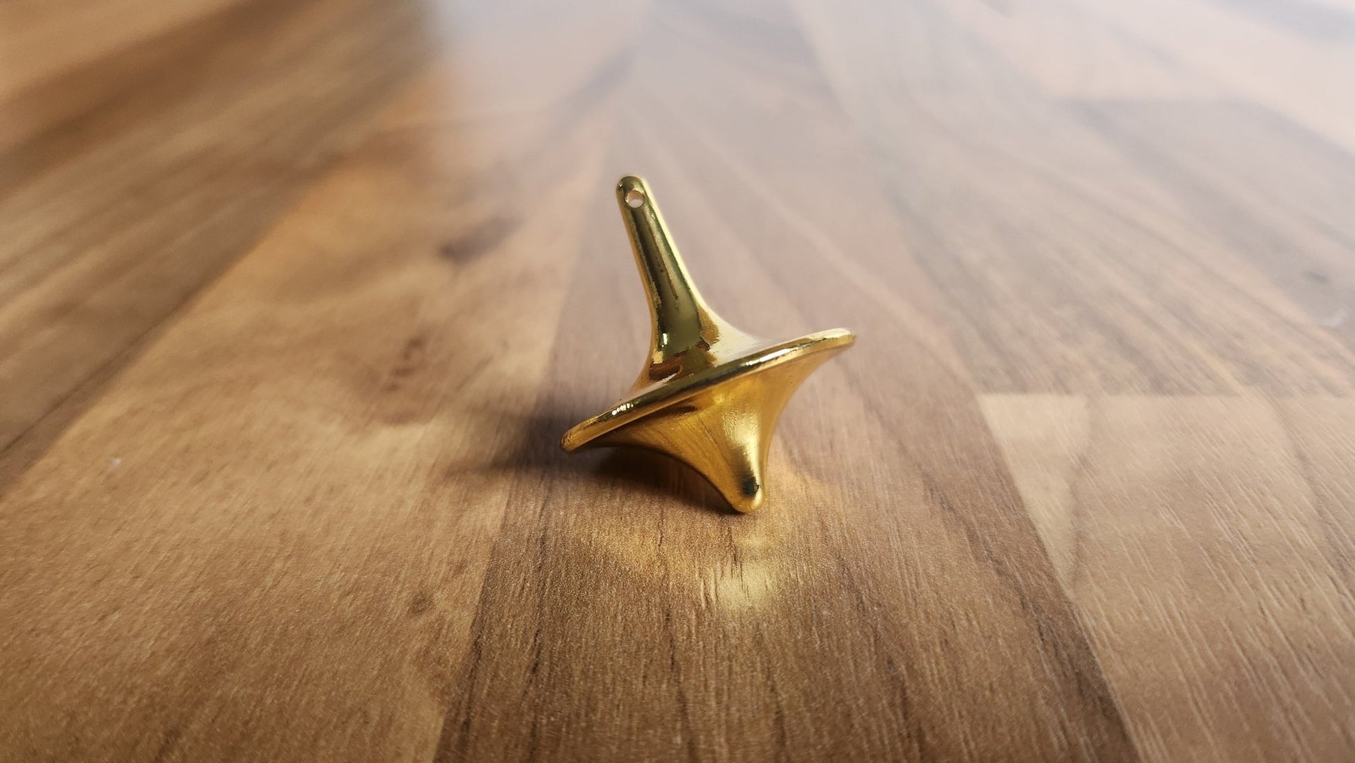 Spinning tops - Holey Coley